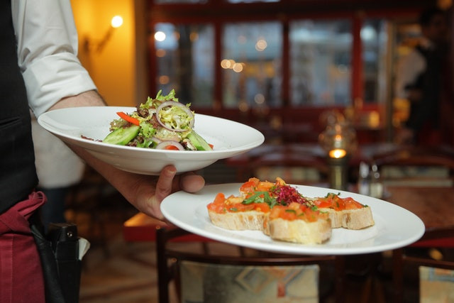 What are your rights as a customer in a restaurant?